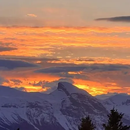 Cozy Family With Stunning Location On 別荘