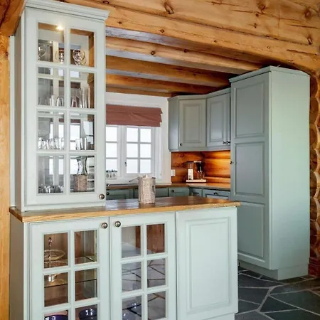 Cozy Family With Stunning Location On Hébergement de vacances Golsfjellet