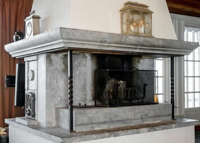 Cozy Family With Stunning Location On