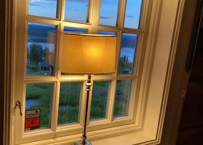 Cozy Family With Stunning Location On