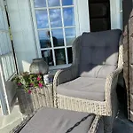 Cozy Family With Stunning Location On